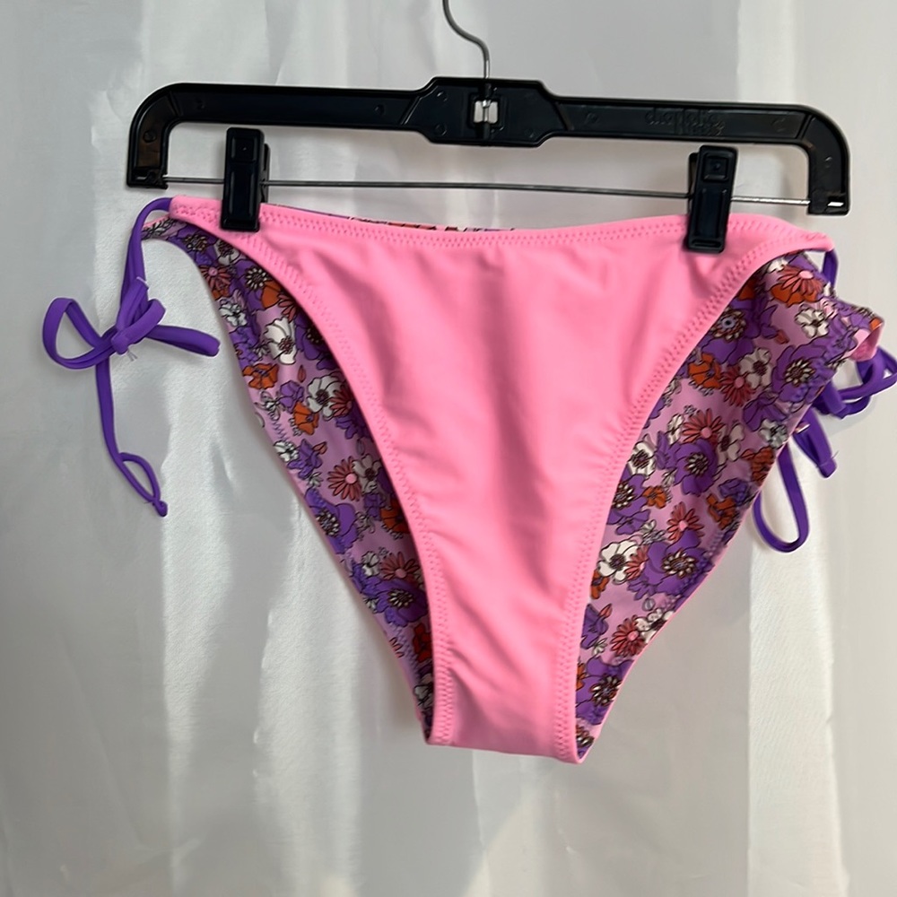Women’s bikini bottoms  reversible. 2058